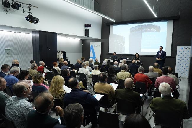 Caixabank Es Reuneix Amb M S D Un Centenar D Accionistes A Sevilla Per