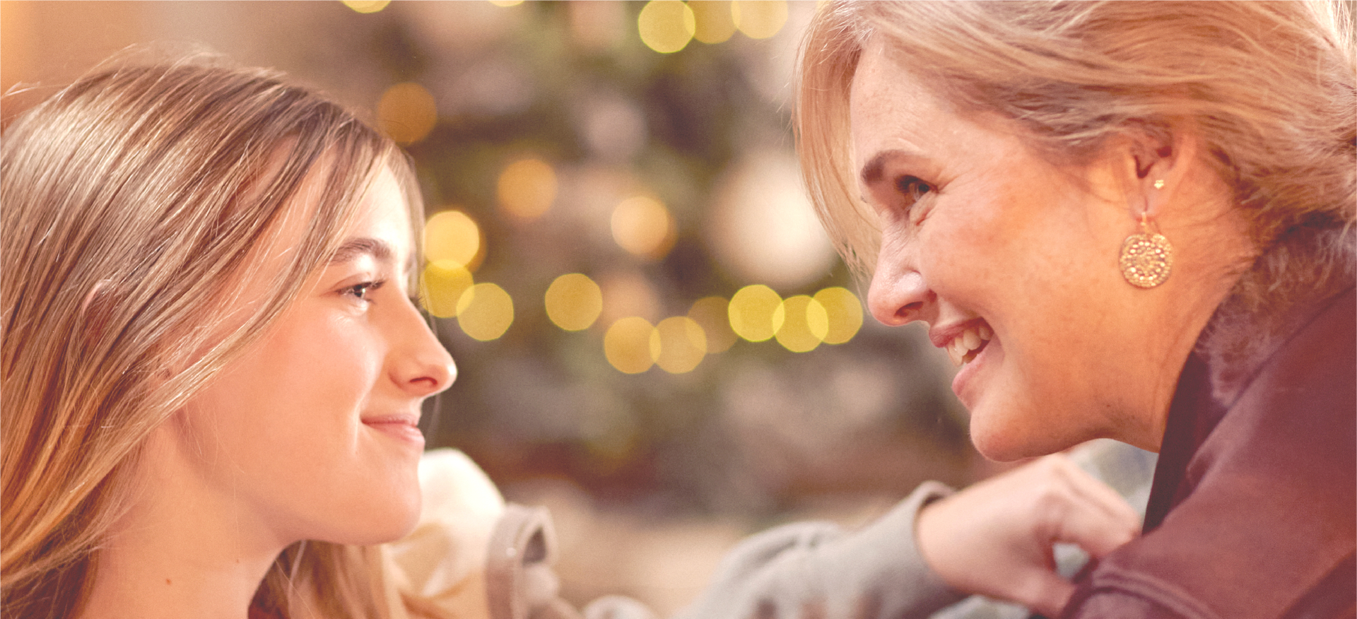 Madre e hija en Navidad - Feliz Cercanía CaixaBank