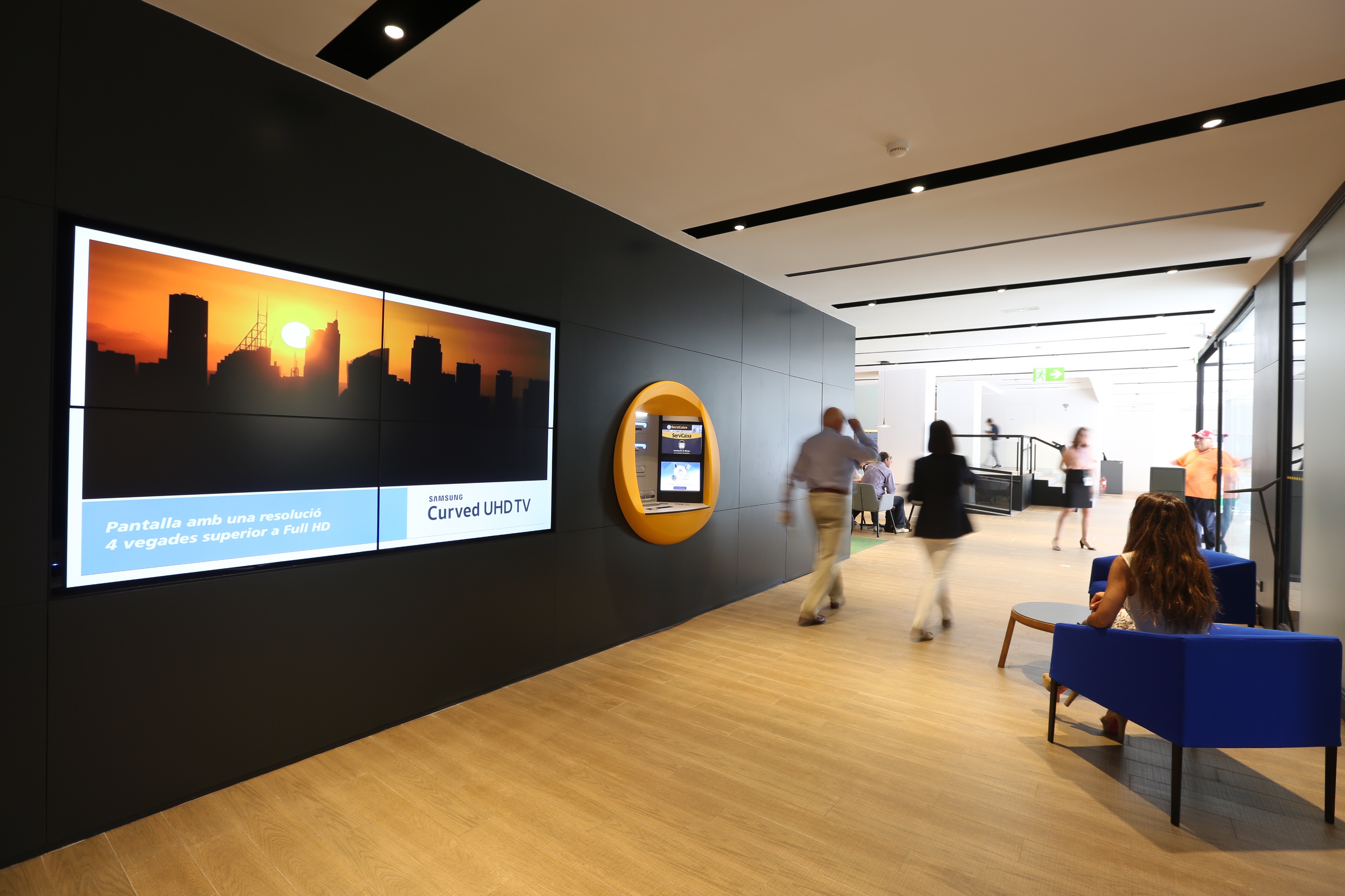 CaixaBank estrena en Ibiza un nuevo concepto de oficina orientado a fomentar la proximidad con sus clientes