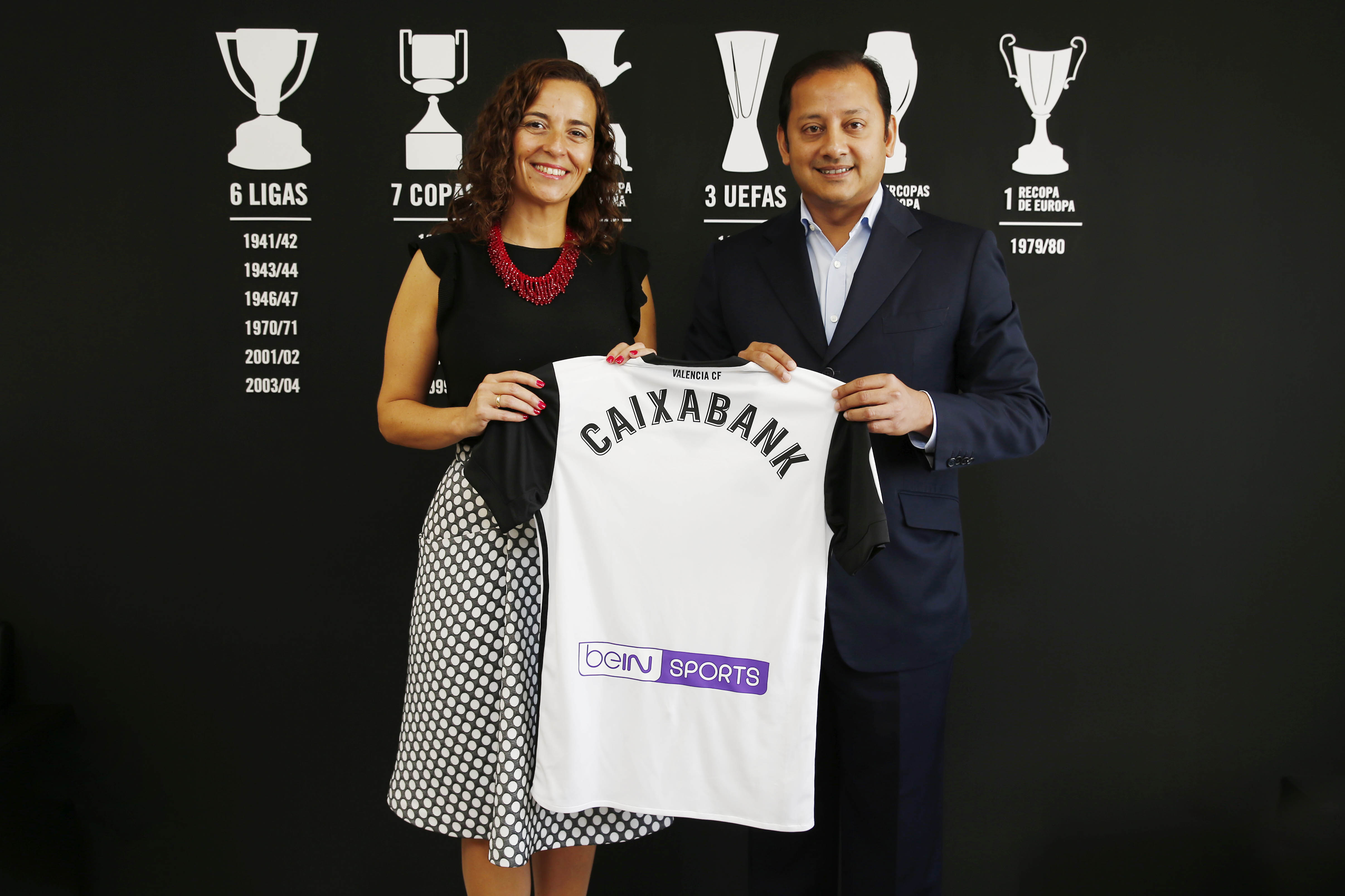 Caixabank Renueva Su Condicion De Patrocinador Oficial Del Valencia Cf Para Las Siguientes Cuatro Temporadas