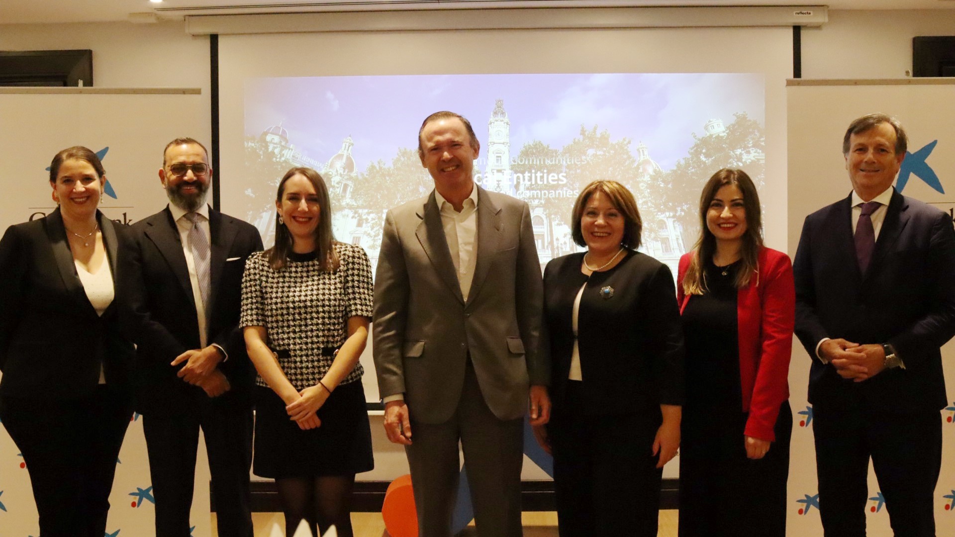 El equipo de CaixaBank en Turquía celebra los 15 años de presencia en el país.