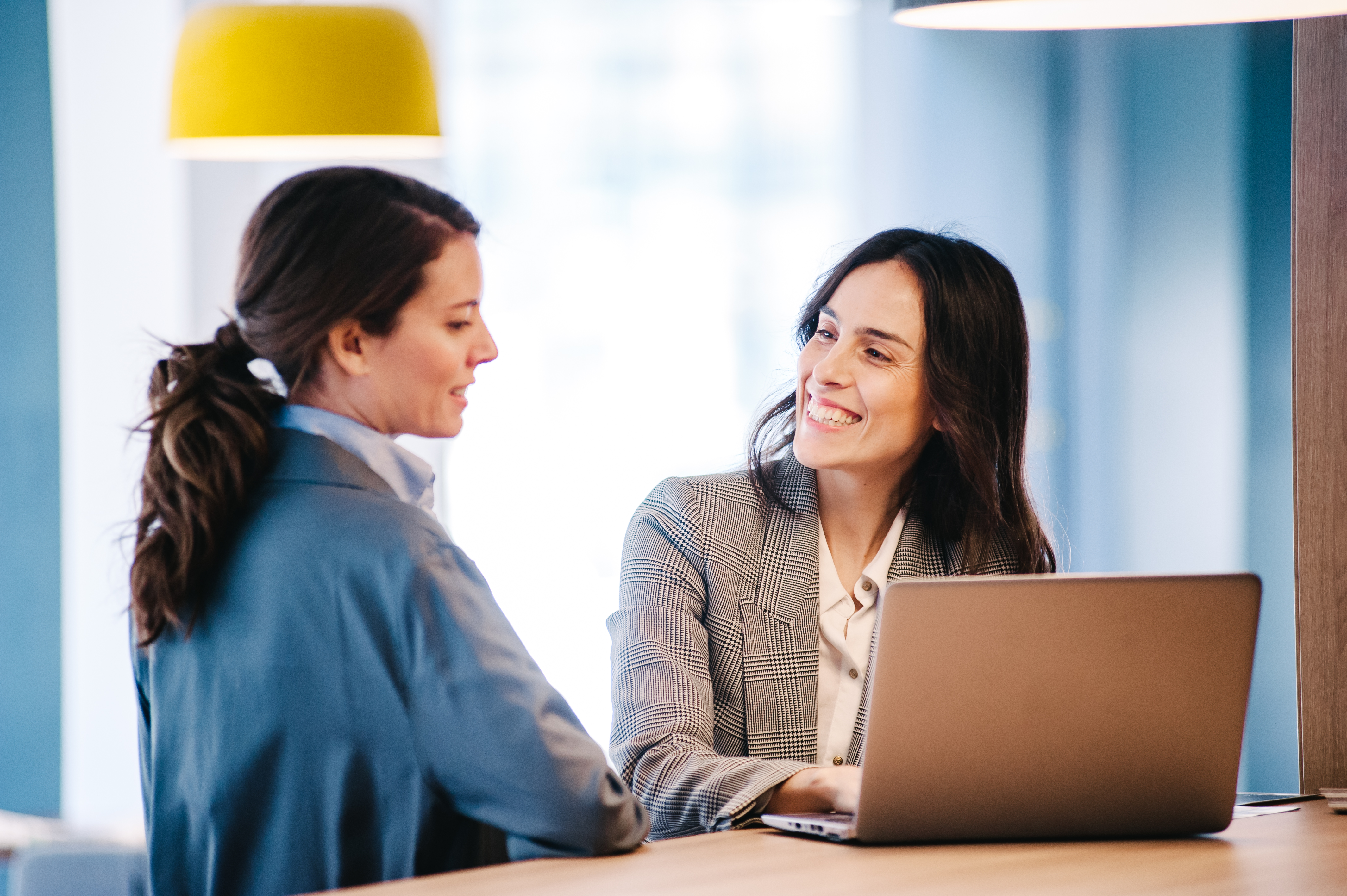 CaixaBank reaffirms its commitment to diversity and expects to achieve 45% of women in managerial positions in 2027.