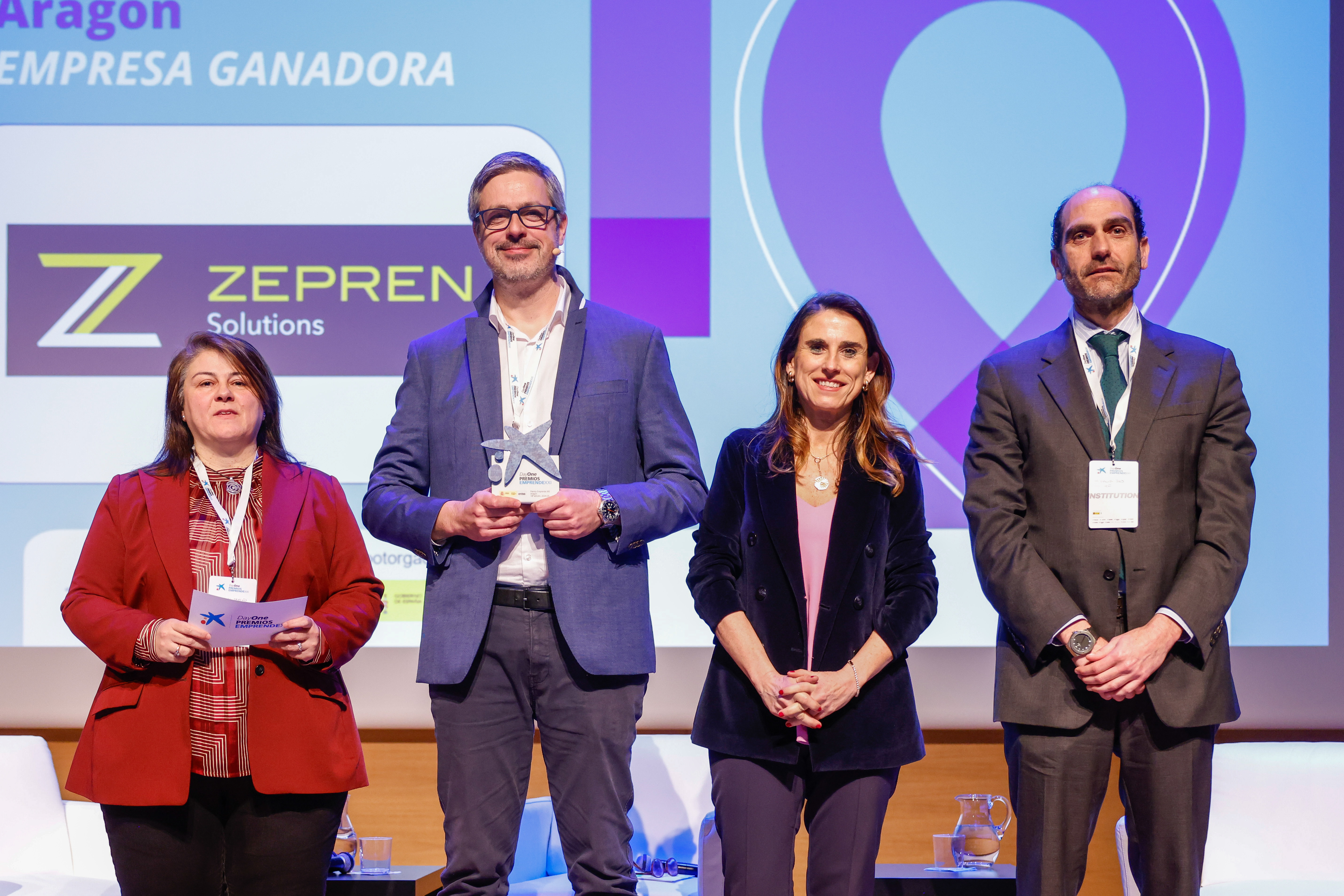 Mayte Jareño, secretaria general de ENISA, Asier Villafranca, CEO de Zepren Solutions, Isabel Moreno, directora Territorial Ebro de CaixaBank y Daniel Rey, director gerente del IAF y patrono de Fundación Aragón Emprende.