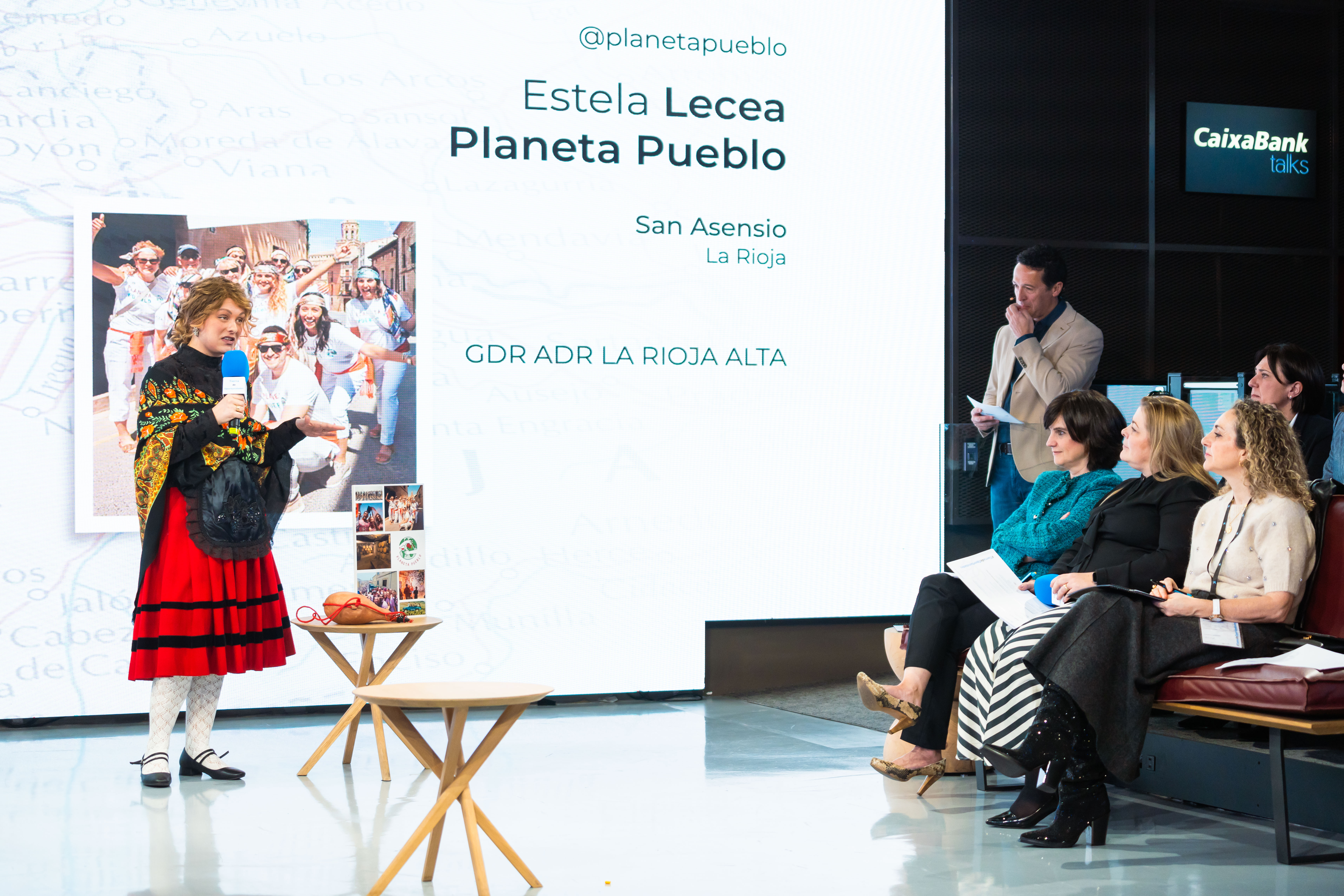 Estela Lecea, Planeta Pueblo